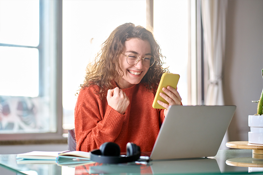 girl at laptop